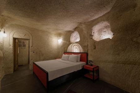 The Niche Cave - 175