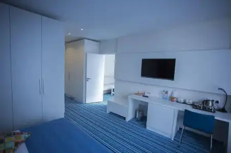 ApartTangerine - 44