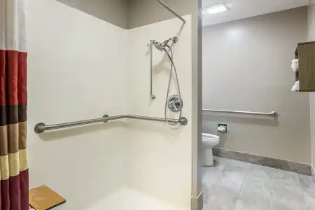 Red Roof Inn PLUS+ & Suites Savannah - I-95 - 6