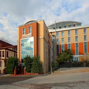 Wes Izmit - 44