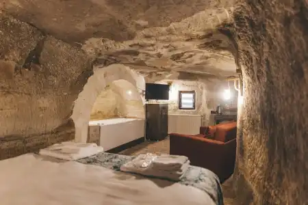 Tale Cave Inn - 130