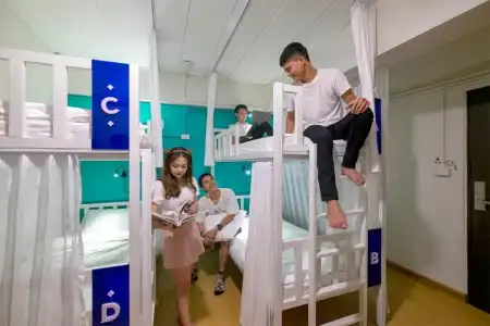 BED Friends Poshtel - 20