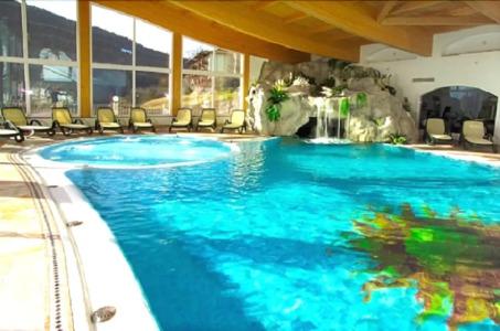 Belvedere & Paradise Club Center - 14