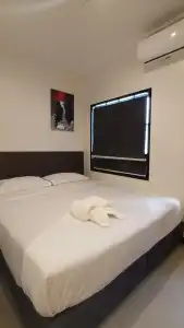 Jellybean The Blocks Hostel Sukhumvit 10 - 18