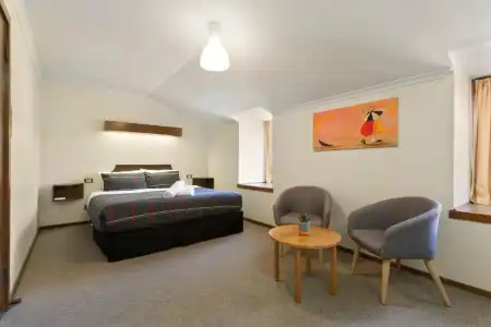 Village Family Motor Inn - 65