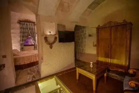 Hermes Cave - 119