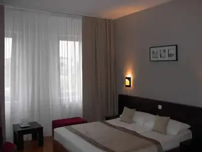 Unique Boutique - 2