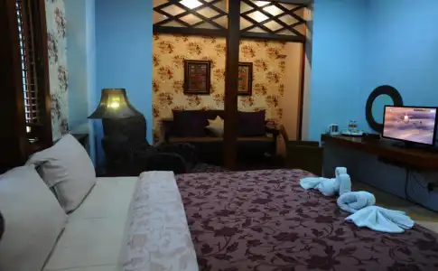 Tegal Panggung Guest House - 0