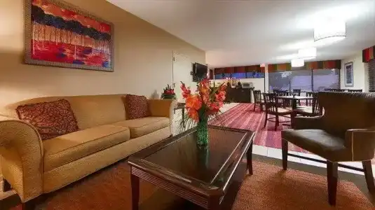 Quality Inn - 12