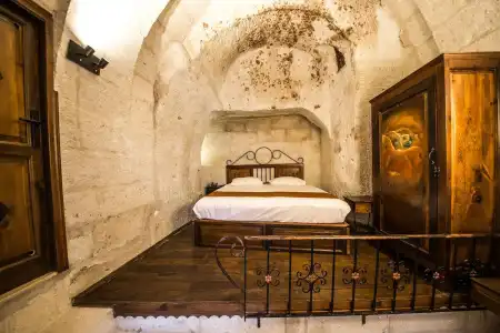 Harkasos Cave - 14