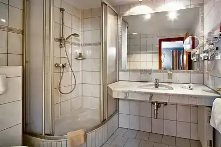 Romantikhotel - 81