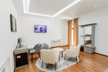 Registon Saroy - 26