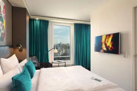 Motel One Frankfurt-Römer - 1