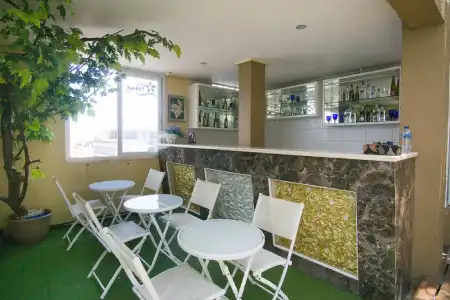 RedDoorz Plus near Discovery Shopping Mall Bali - 11