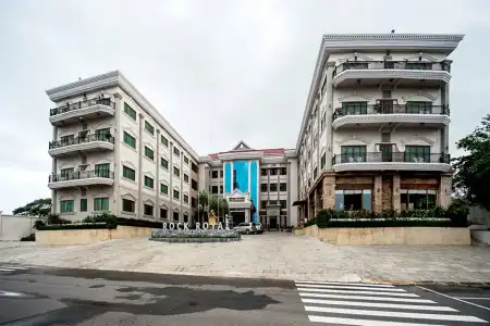Rock Royal & Resort - 0