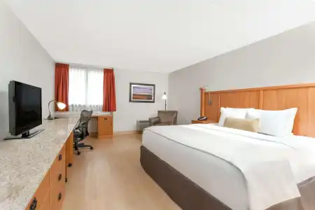 Wyndham Garden Austin - 4