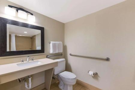 Comfort Inn South Oceanfront - 9