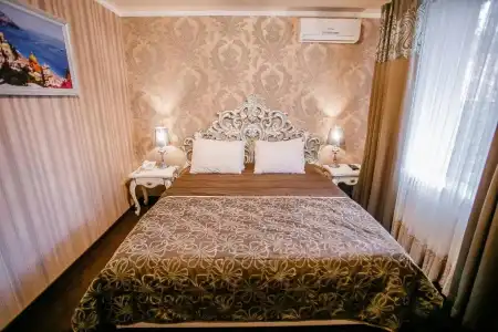Aristocrat - 70