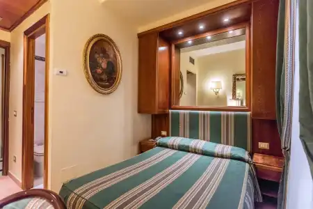 Raeli Noto - 5