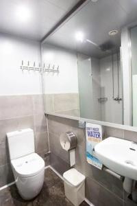 Urbany Hostel BCN GO! - 25