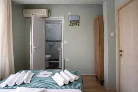 Sofia Corner - 33