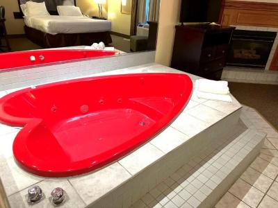 Travelodge by Wyndham Niagara Falls at the Falls - 38