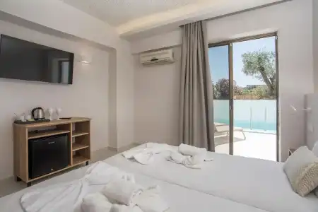 Nikos Studios - 70