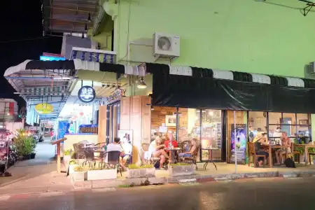 Tiya House Rooms & Cafe - 32