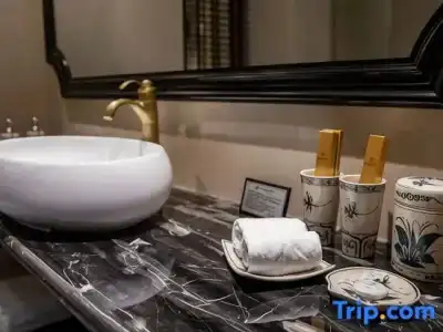 My Gallery Boutique & Spa - 34