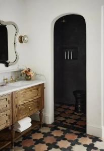 Commodore Perry Estate, Auberge Collection - 7