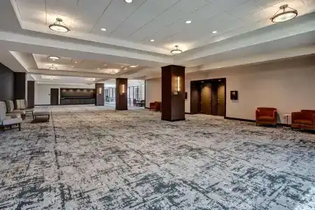 DoubleTree by Hilton - 47