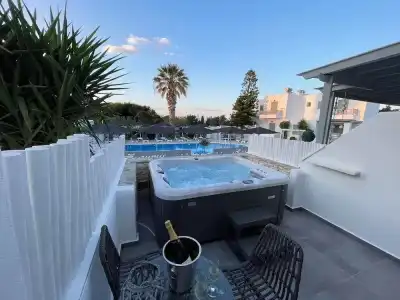 Zoumis Residence - 160