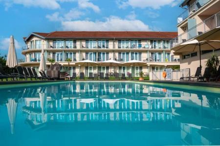 Holiday Resorts - 52