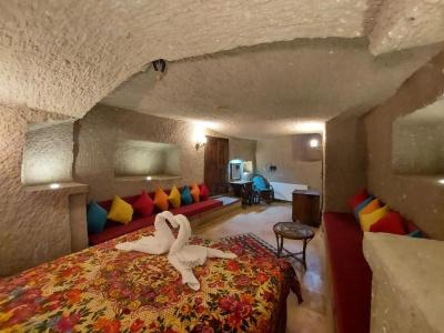 Armesos Cave - 18