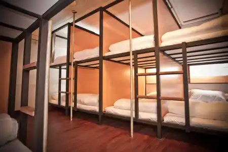 The Arak Bed Bar and Hostel - 37