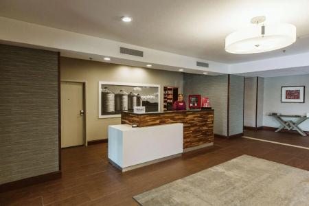 Hampton Inn Bismarck - 13