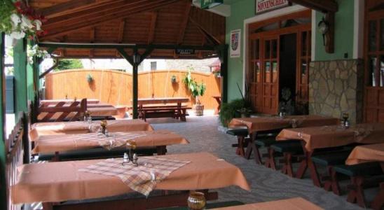 Napsugár és Gulyás Kunyhó Étterem - 18