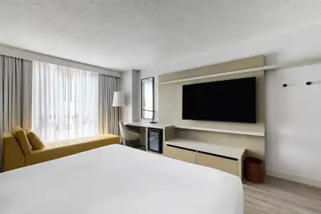 Hyatt Regency - 63