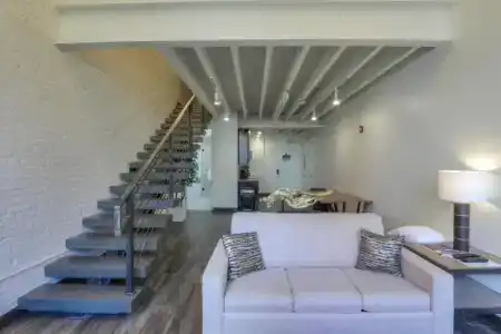 Studio 154 Luxury - 111