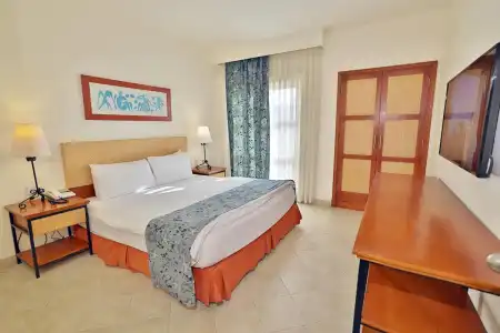 Marina Plaza, Tala Bay - 5