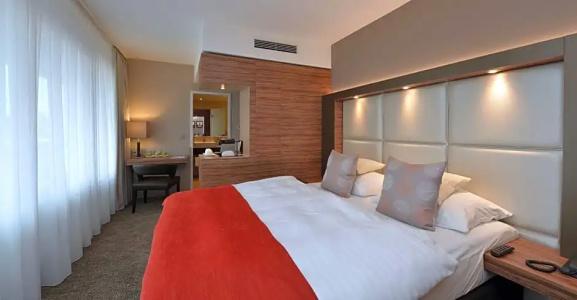 Best Western Plus Delta Park - 66