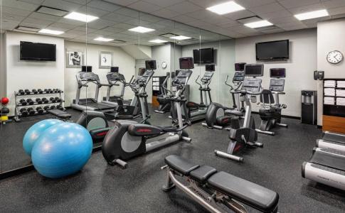 Courtyard by Marriott New York Manhattan/Times Square - 19