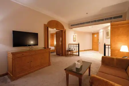 Chelsea Plaza - 75