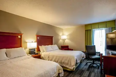Hampton Inn by Hilton Bowling Green - 41