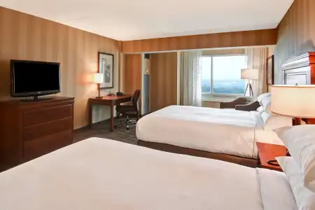 DoubleTree Fallsview Resort & Spa by Hilton Niagara Falls - 5