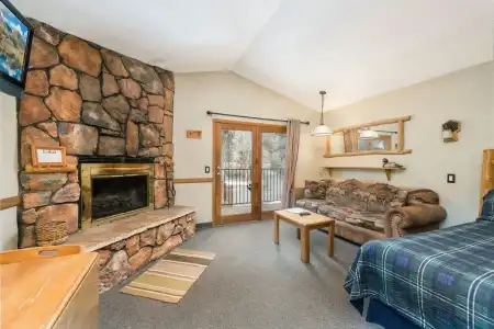 4 Seasons Inn on Fall River - 107