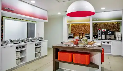 Hampton by Hilton Bristol City Centre - 6