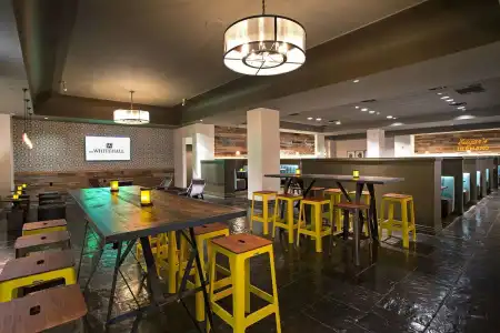 The Whitehall Houston - 12