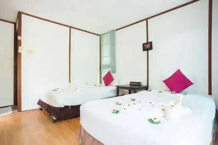 B52 Beach Resort - 24