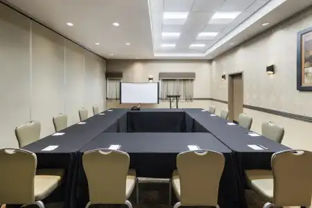 Best Western Premier Freeport Inn Calgary Airport - 23